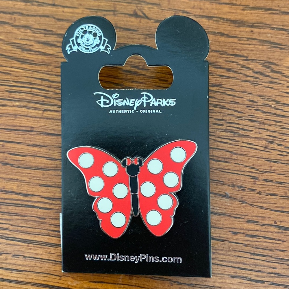 Minnie Mouse Butterfly Disney Pin new